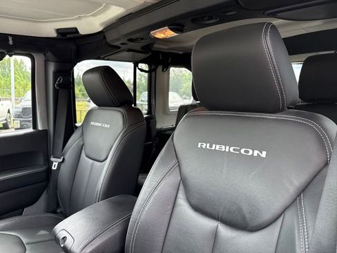 Used 2015 Jeep Wrangler Unlimited Rubicon AWD/4WD image 18