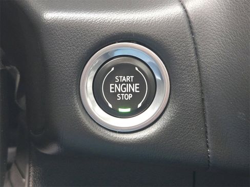 Used 2023 GMC Yukon SLT image 25