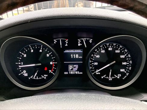 Used 2015 Toyota Land Cruiser AWD/4WD image 25