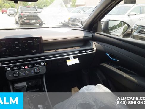 Certified 2025 Hyundai Santa Cruz SE AWD/4WD image 17