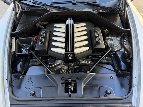 Used 2017 Rolls-Royce Dawn image 40