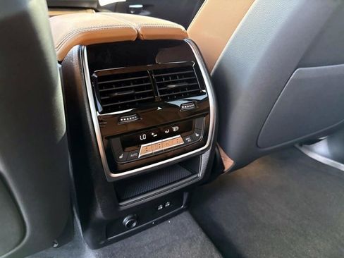 New 2026 BMW X7 xDrive40i w/ M Sport Package AWD/4WD image 17