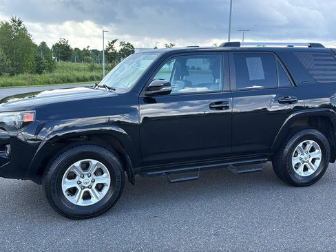 Used 2024 Toyota 4Runner SR5 Premium w/ Moonroof Package AWD/4WD image 13