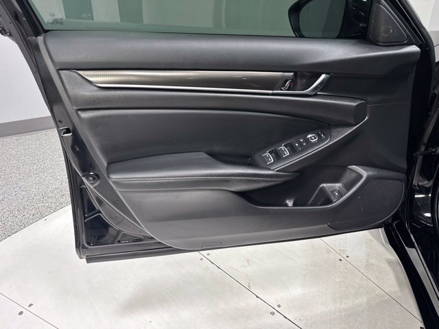 Used 2022 Honda Accord Sport image 11