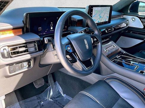 Used 2025 Lincoln Aviator Black Label image 14