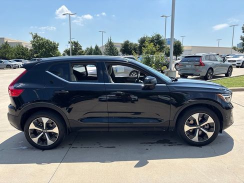 Certified 2023 Volvo XC40 B5 Plus w/ Driver Assist Package AWD/4WD image 4