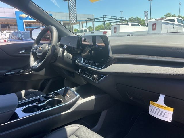 New 2026 Chevrolet Equinox LT w/ Convenience Package II FWD image 34