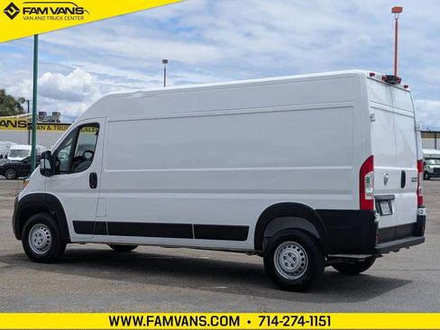 Used 2026 RAM ProMaster 2500 w/ Convenience Group FWD image 5