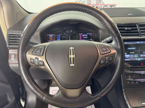 Used 2015 Lincoln MKX AWD w/ Equipment Group 102A image 13