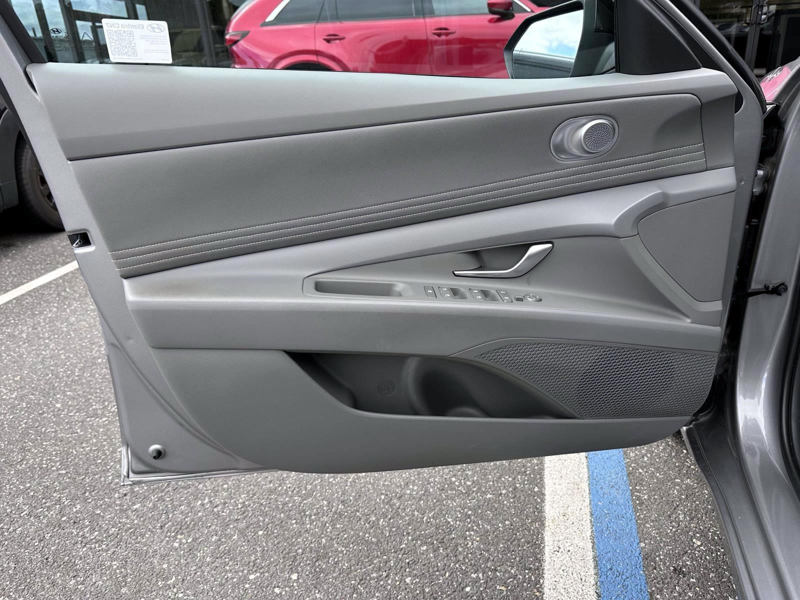 Used 2025 Hyundai Elantra Sport FWD image 8