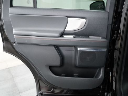 Certified 2025 Ford Expedition Active AWD/4WD image 20