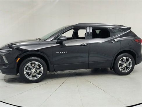 Used 2023 Chevrolet Blazer LT w/ Convenience Package image 2