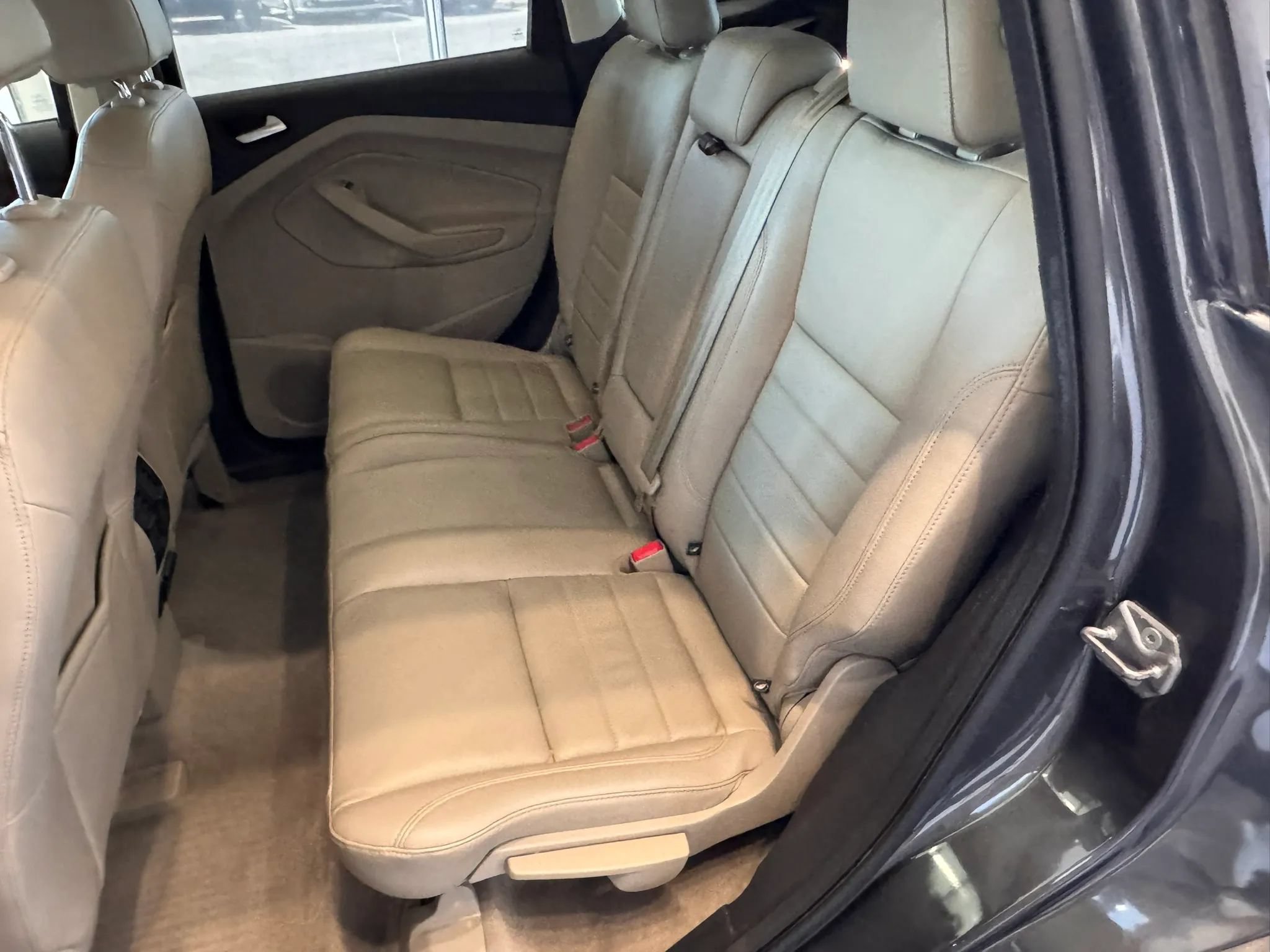Used 2016 Ford Escape SE w/ SE Leather Comfort Package FWD image 31