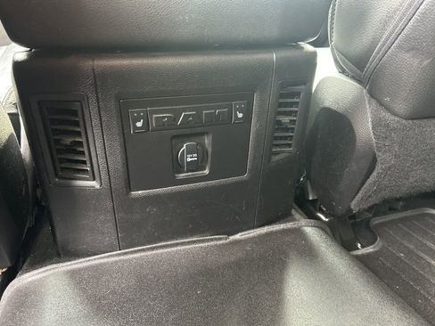 Used 2014 RAM 1500 Laramie w/ Convenience Group image 31