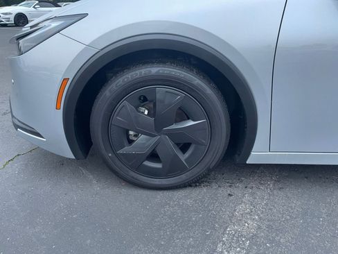 Used 2025 Toyota Prius LE image 30