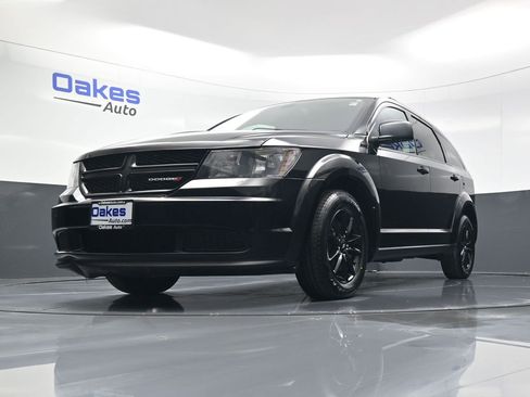 Used 2020 Dodge Journey SE w/ SE Popular Equipment Group image 38