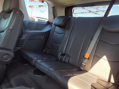 Used 2020 Cadillac Escalade Luxury image 14