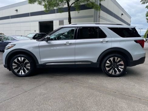 Used 2025 Ford Explorer Platinum w/ LUX Leather Package AWD/4WD image 7