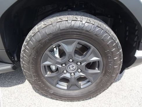 Used 2024 Lexus GX 550 AWD/4WD image 36