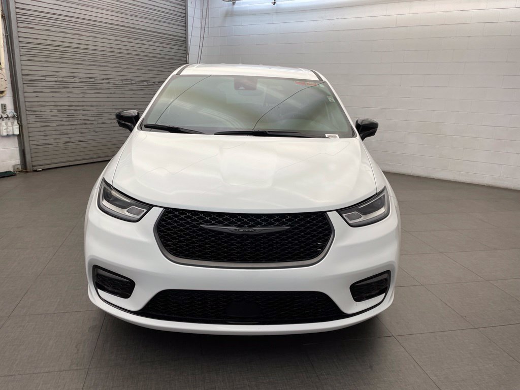 New 2026 Chrysler Pacifica Select FWD image 6