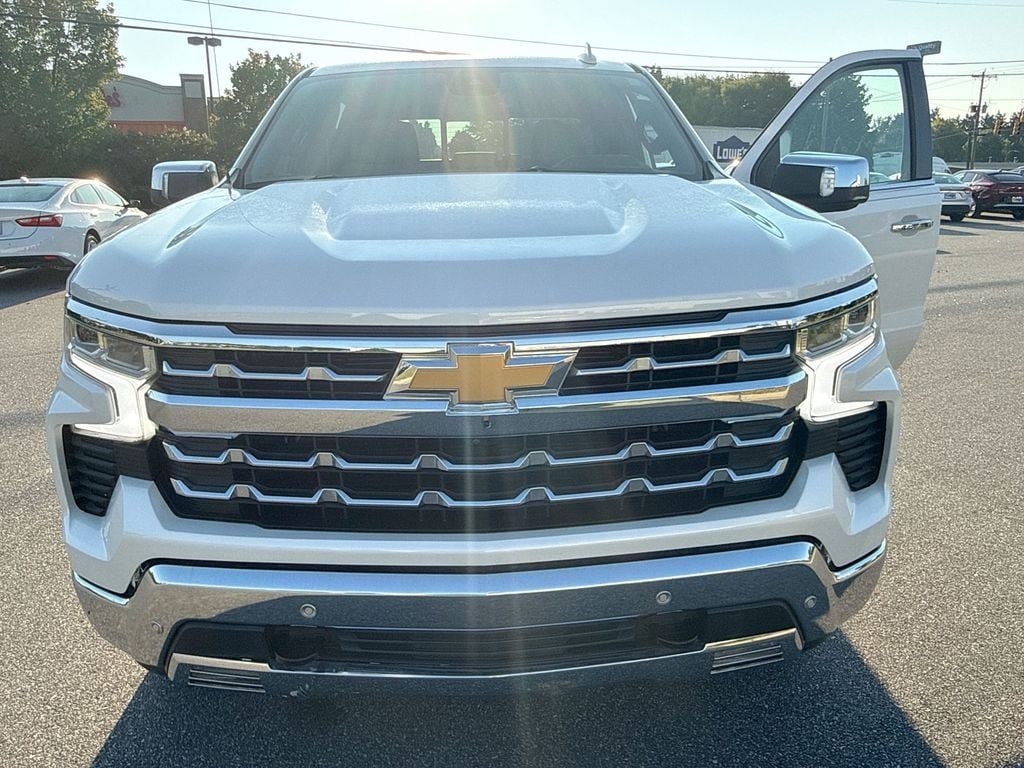 Used 2022 Chevrolet Silverado 1500 LTZ AWD/4WD image 31