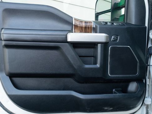 Used 2020 Ford F150 Lariat AWD/4WD image 22