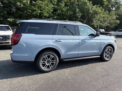 New 2026 Ford Expedition Active AWD/4WD image 8