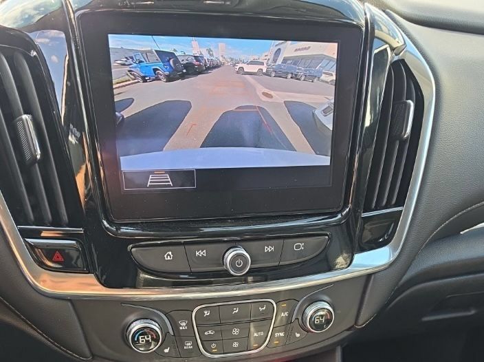 Used 2020 Chevrolet Traverse LT w/ Driver Confidence II Package FWD image 15