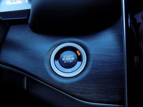 New 2025 Jeep Grand Cherokee L Limited image 11