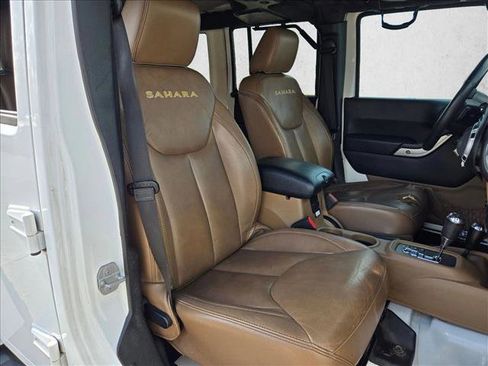 Used 2015 Jeep Wrangler Unlimited Sahara w/ Connectivity Group image 21