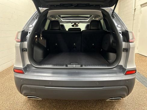 Used 2021 Jeep Cherokee Latitude Lux w/ Sun & Sound Group FWD image 11