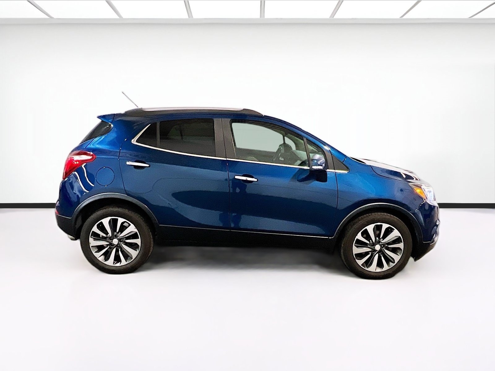 Used 2019 Buick Encore Essence w/ Safety Package II FWD image 22