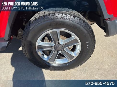 Used 2022 Jeep Wrangler Unlimited Sahara w/ Cold Weather Group AWD/4WD image 13