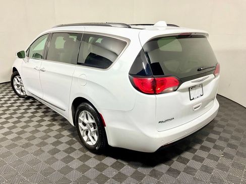 Used 2020 Chrysler Pacifica Limited FWD image 13