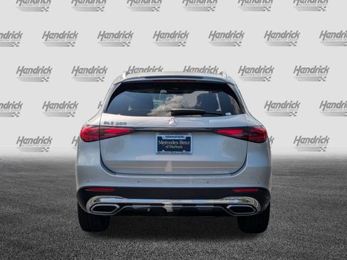 New 2025 Mercedes-Benz GLC 300 image 9