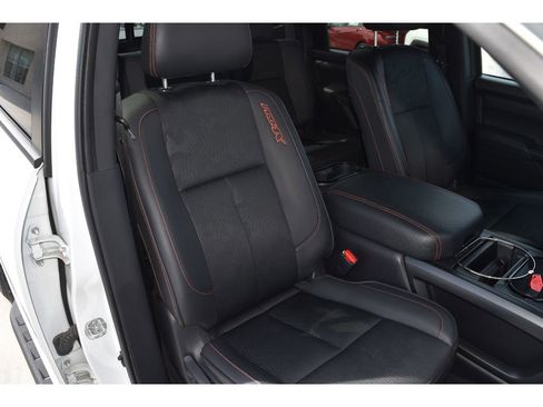 Used 2024 Nissan Titan PRO-4X image 31