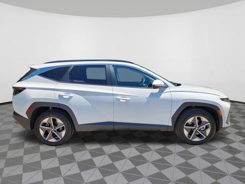Certified 2025 Hyundai Tucson SEL AWD/4WD image 6