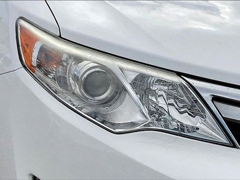 Used 2013 Toyota Camry LE image 28