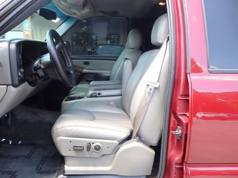 Used 2002 Chevrolet Tahoe LS w/ Traction Pkg RWD image 19