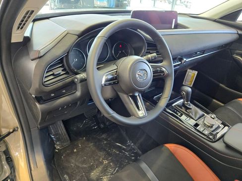 New 2025 MAZDA CX-30 Carbon image 18