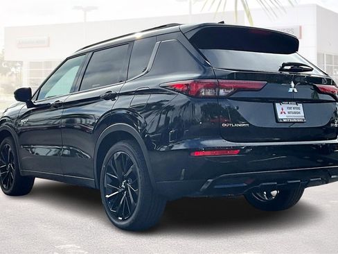 New 2025 Mitsubishi Outlander SEL Black Edition image 3