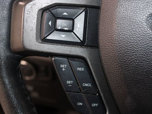 Used 2019 Ford Expedition XLT w/ Equipment Group 201A AWD/4WD image 23