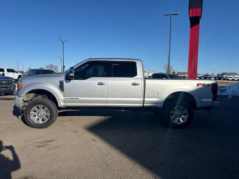 Used 2017 Ford F250 Platinum w/ Platinum Ultimate Package image 2