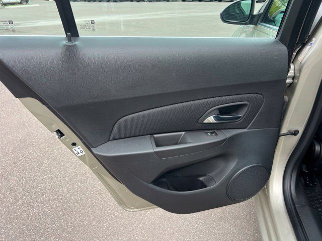 Used 2016 Chevrolet Cruze LT FWD image 14