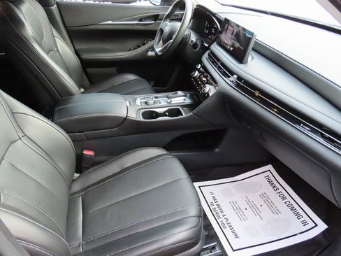 Used 2025 INFINITI QX60 Luxe image 9