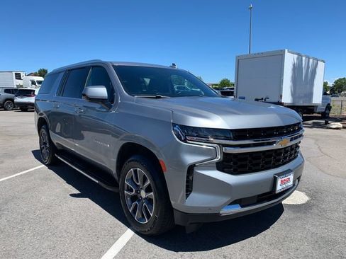 Used 2023 Chevrolet Suburban LS AWD/4WD image 4