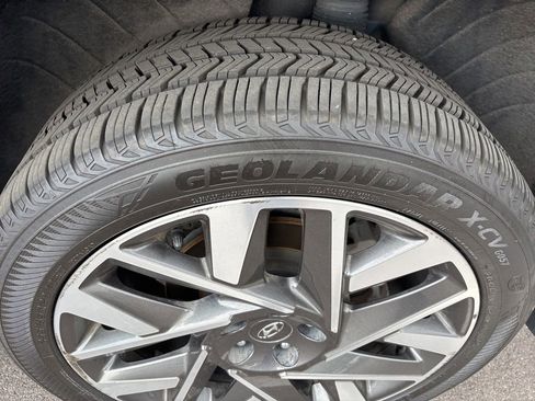 Used 2023 Hyundai Santa Fe Calligraphy AWD/4WD image 3