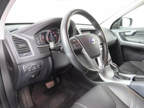 Used 2017 Volvo XC60 T6 Dynamic w/ Preferred Option Package image 9