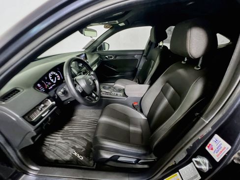 Used 2025 Honda Civic Sport image 14
