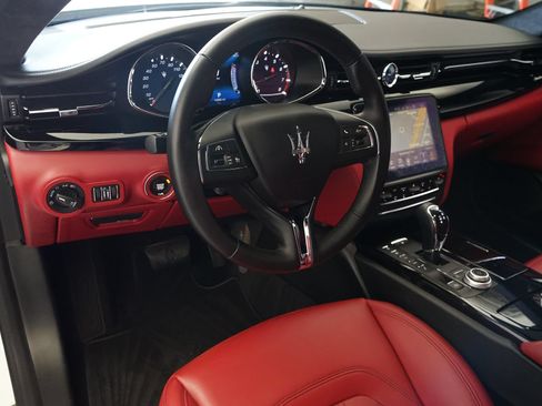 Used 2017 Maserati Quattroporte S GranLusso RWD image 2
